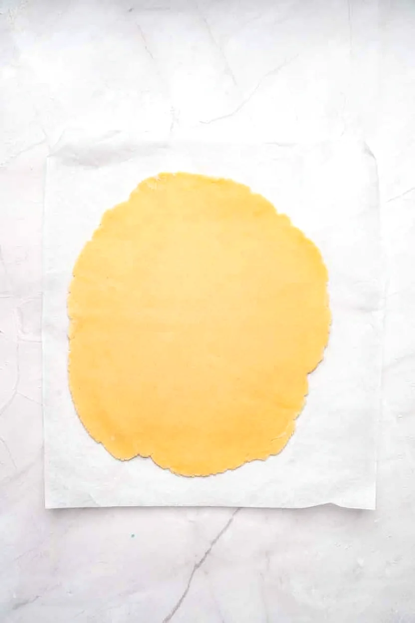 Plain cookie dough sheet used as the base layer