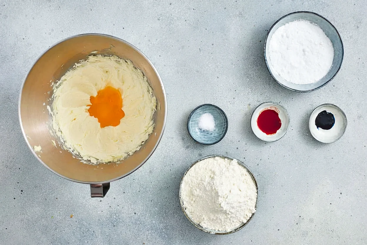Adding a whole egg to the crinkle cookie dough mixture