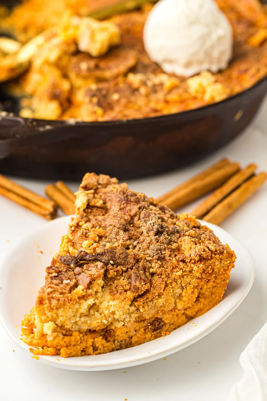 skillet pumpkin dump cake hero
